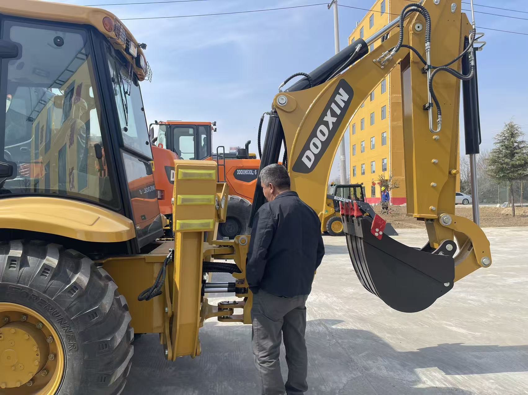 Јужноамериканските клиенти ја посетуваат нашата фабрика