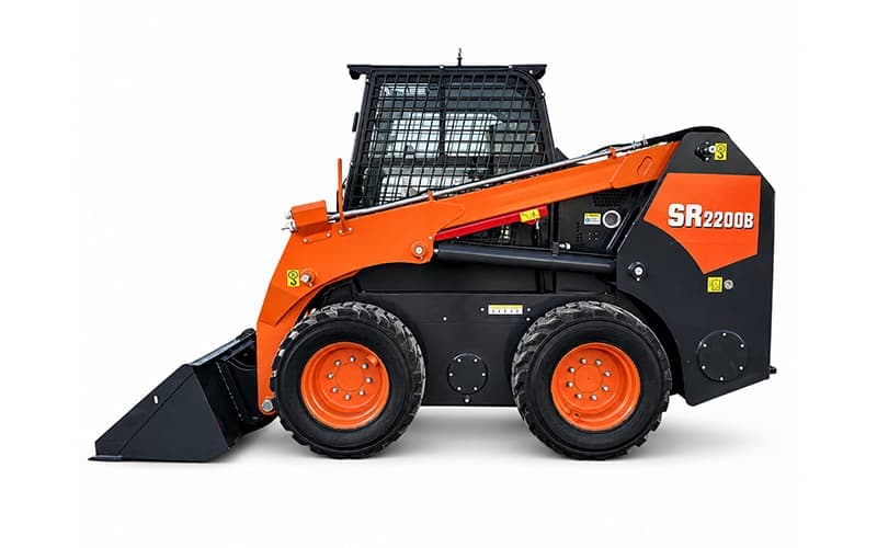 Што го прави SR2200B Skid Steer Loader практичен избор за барани работни места?